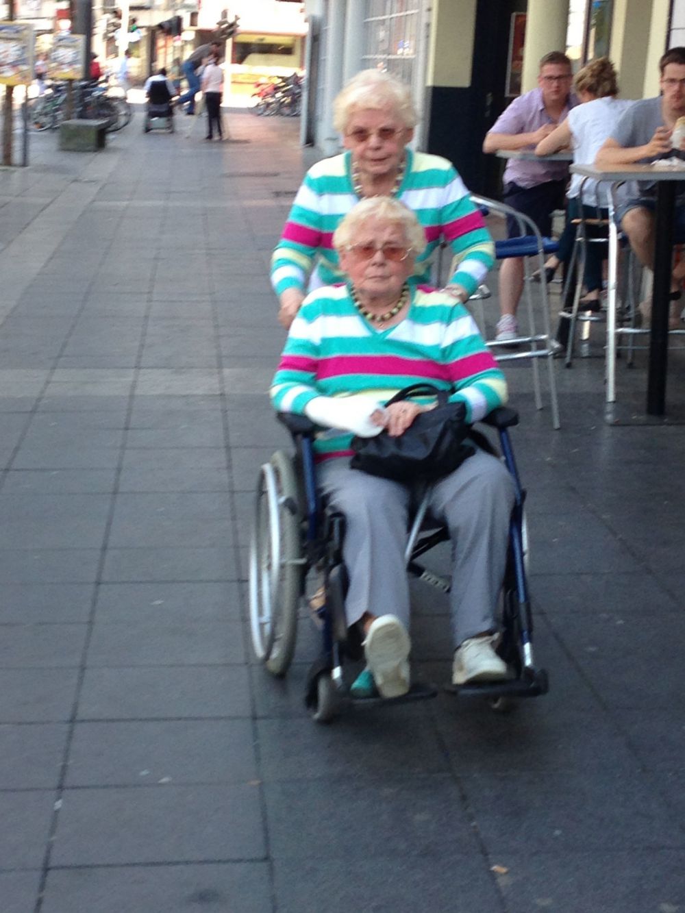 saudara asik  © 2016 brilio.net saudara asik  © 2016 brilio.net