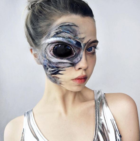 foto ellen selebgram bak boneka yang mirip lady gaga © 2016 brilio.net foto ellen selebgram bak boneka yang mirip lady gaga © 2016 brilio.net