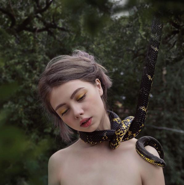 foto ellen selebgram bak boneka yang mirip lady gaga © 2016 brilio.net foto ellen selebgram bak boneka yang mirip lady gaga © 2016 brilio.net