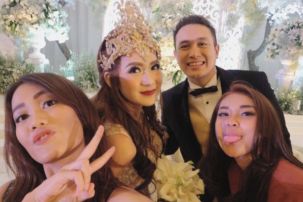 begini potret kemesraan gilang dirga adiez © 2016 brilio.net