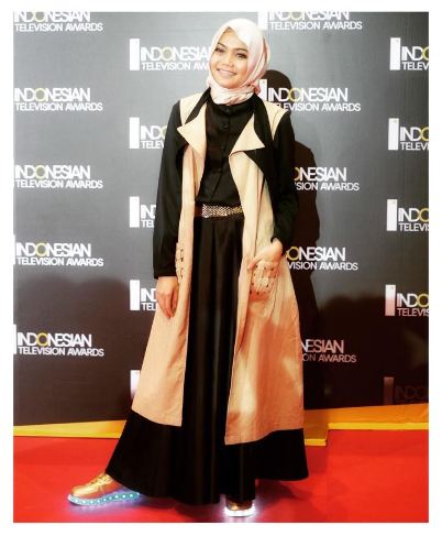 potret rina nose saat mulai berhijab bikin adem © 2016 brilio.net potret rina nose saat mulai berhijab bikin adem © 2016 brilio.net