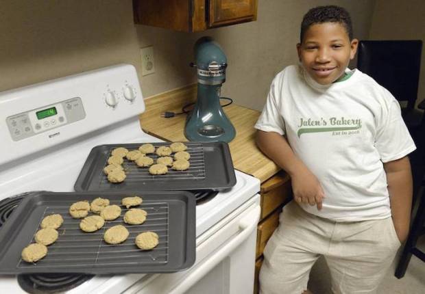 Bocah 8 tahun ini buka toko kue demi bisa belikan rumah buat ibunya