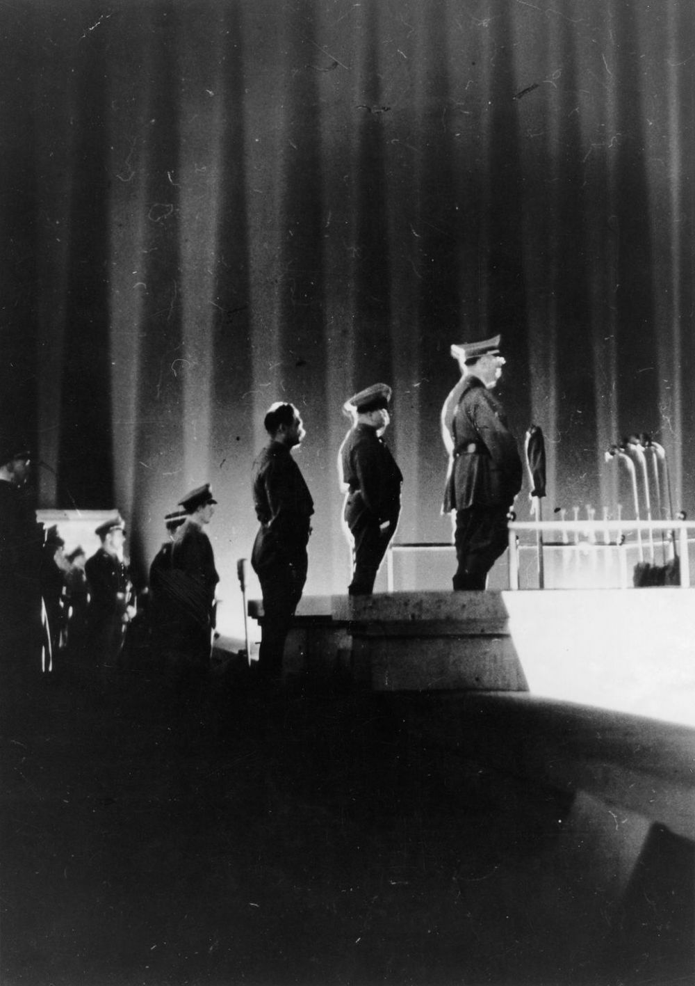 10 Foto langka mencekamnya upacara Nazi yang bikin orang ketakutan