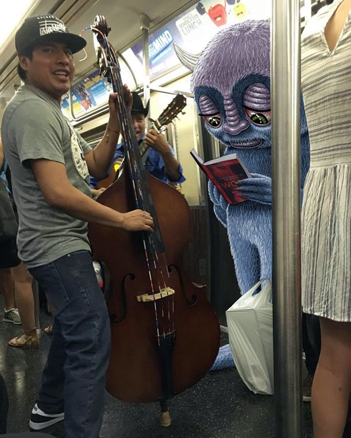 14 Monster karya seniman ini bikin suasana subway sedikit seram