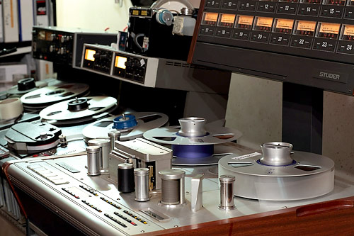 Evolusi peralatan DJ dari tahun 70-an hingga sekarang, keren!