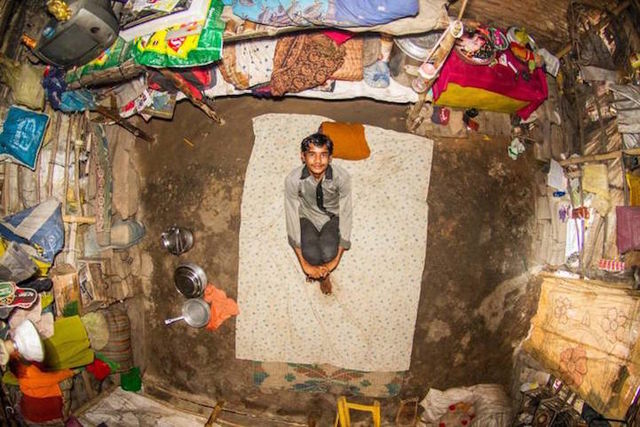 Ini isi kamar dari 20 orang di berbagai dunia saat difoto dari atas 