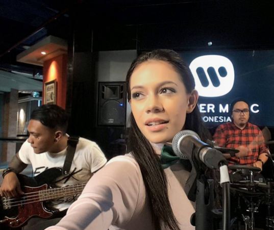 15 Foto Shae, penyanyi muda dari Indonesia yang jadi nominator MTV EMA