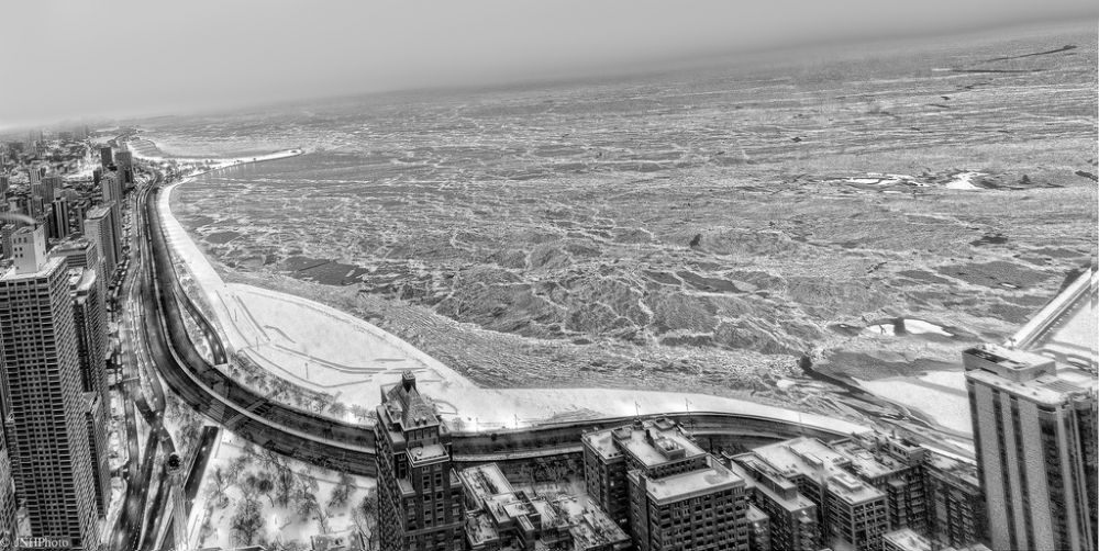 11 Foto kota Chicago saat beku karena salju, antara artistik & bencana