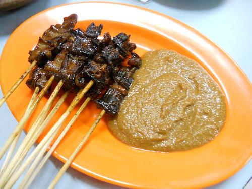 10 Sate khas Indonesia ini unik banget, ada yang daging ular lho