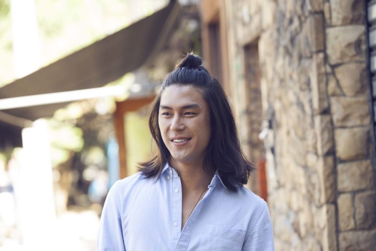 JH_gaya rambut man bun © 2016 brilio.net