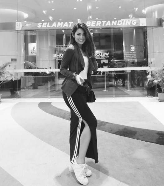 15 Gaya Maria Selena saat jadi duta PON XIX, sporty banget