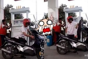 Tingkah kocak pemotor di SPBU ini bikin senyum-senyum sendiri