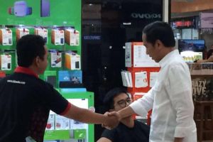 Cerita Presiden Jokowi antar anaknya beli tripod, papa idola ya