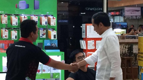 Cerita Presiden Jokowi antar anaknya beli tripod, papa idola ya