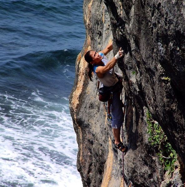 panjat tebing © 2016 brilio.net