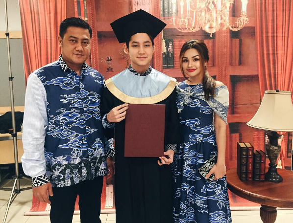 Kedekatan Rassya dengan ibu tiri 1-14 © 2016 brilio.net