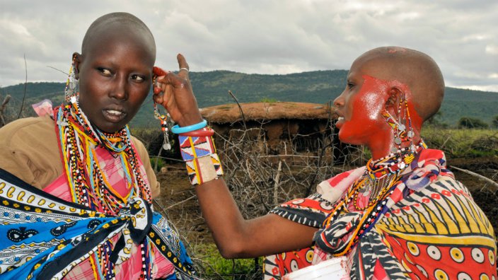 Di suku ini, wanita diwajibkan menikahi sesama jenis