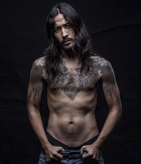 11 Artis Indonesia ini demen banget sama seni tato, idolamu pasti ada