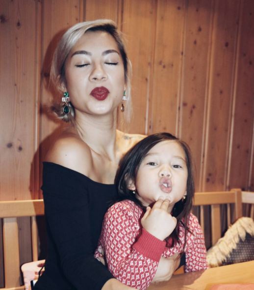 Kekompakan Kiyomi dan Jennifer © 2016 Instagram Kekompakan Kiyomi dan Jennifer © 2016 Instagram