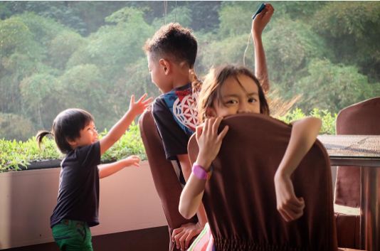 keluarga dee © 2016 brilio.net keluarga dee © 2016 brilio.net