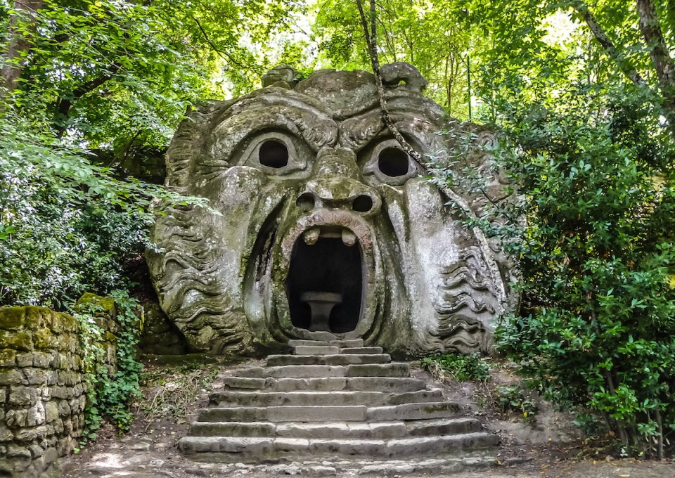 10 Taman paling horor di dunia, nggak ada yang berani mojok di sini