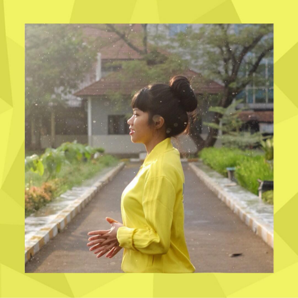 15 Artis ini makin cantik dengan gaya rambut updo, berani tiru?