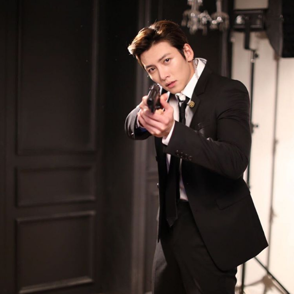 15 Foto Ji Chang-wook, bodyguard ganteng di Drama Korea The K2