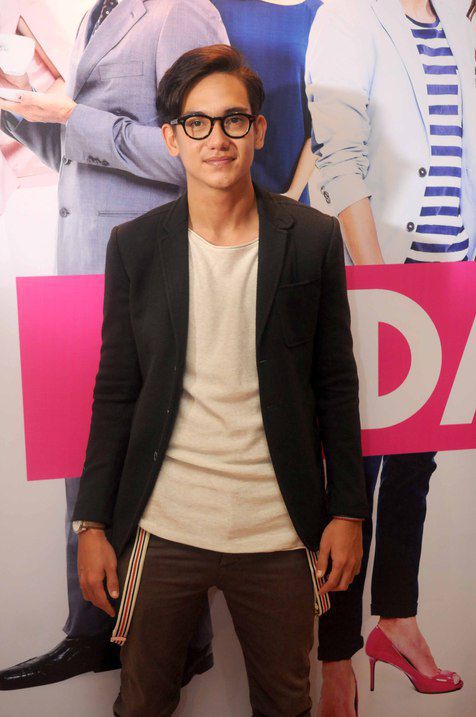 adipati dolken Istimewa adipati dolken Istimewa