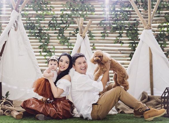 10 Artis Tanah Air ini ternyata pecinta binatang, idolamu bukan?