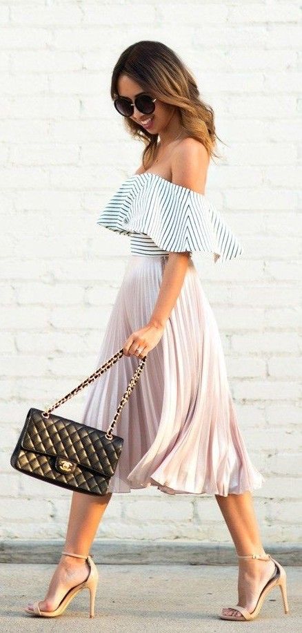 Baju off shoulder © 2016 berbagai sumber