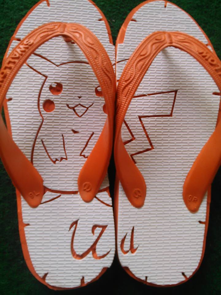 10 Ukiran di sandal jepit karya seniman Pati ini keren abis