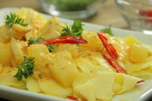 Yuk bikin Roti Jala Kari Ayam, makanan khas melayu yang maknyus abis