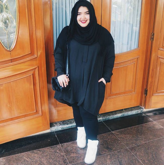 10 OOTD kece untuk kamu hijaber plus size, jangan takut berekspresi