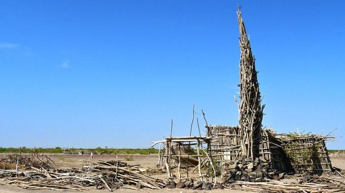 masjid di negara ini terbuat dari batu ranting kayu © 2016 ilmfeed