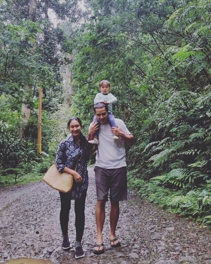 Keluarga Happy Salma © 2016 brilio.net Keluarga Happy Salma © 2016 brilio.net