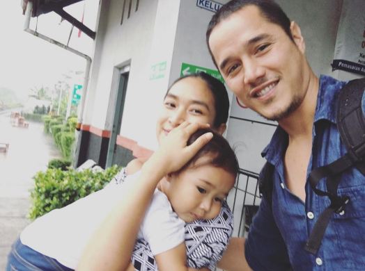 Keluarga Happy Salma © 2016 brilio.net Keluarga Happy Salma © 2016 brilio.net