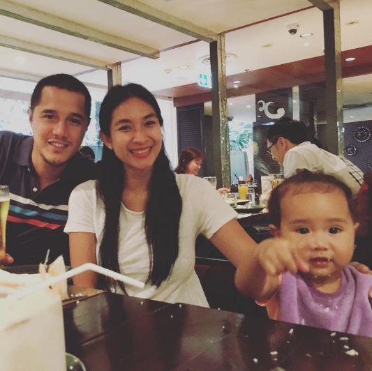 Keluarga Happy Salma © 2016 brilio.net Keluarga Happy Salma © 2016 brilio.net