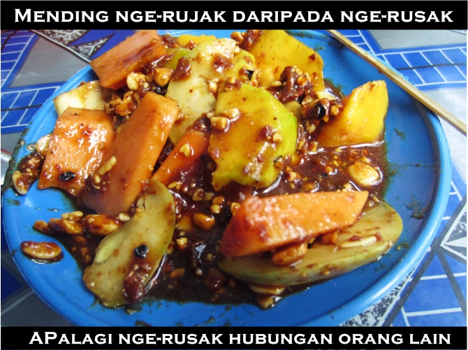 meme orang ketiga © 2016 brilio.net