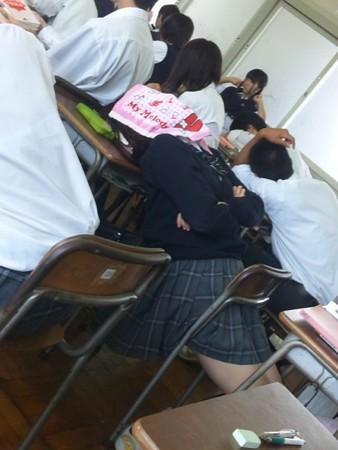 14 Tingkah konyol siswa Jepang di sekolah, buset deh