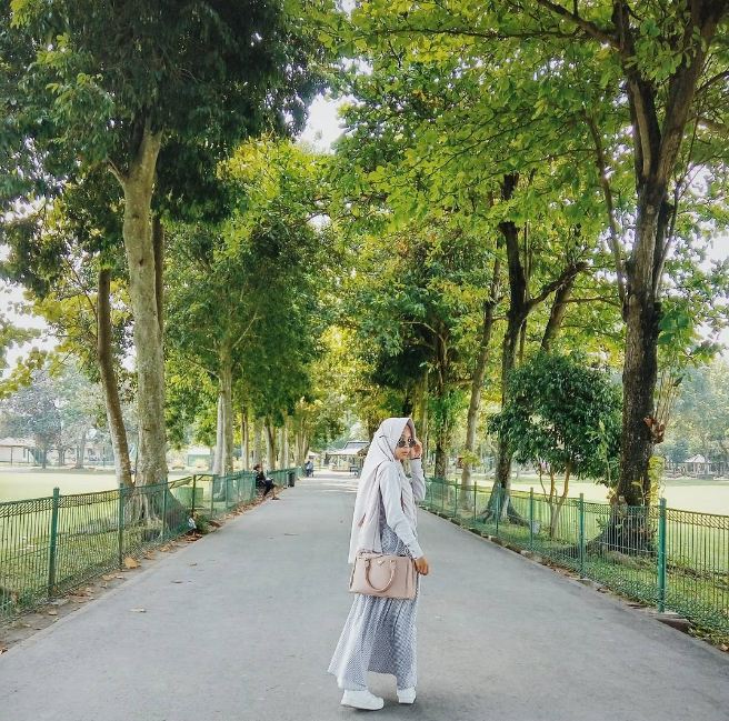 10 OOTD kece untuk kamu para hijab traveler, biar makin hits dong