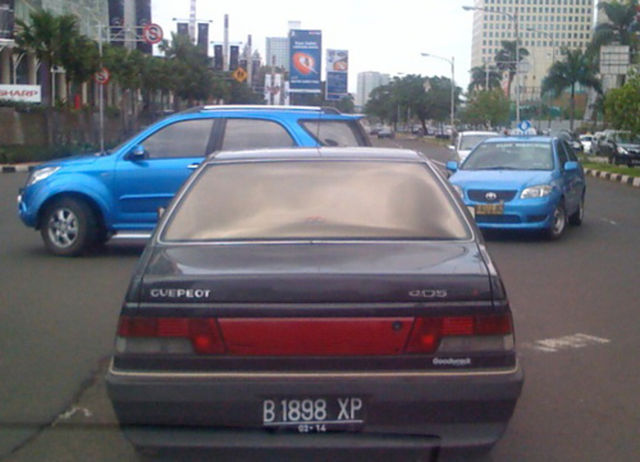 Pelesetan merek mobil © 2016 brilio.net