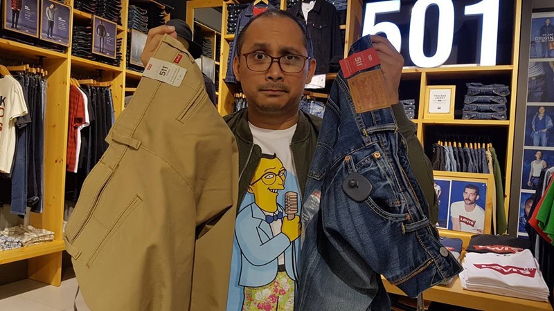 Penyiar radio ini nyambi jadi buzzer, penghasilannya menggiurkan