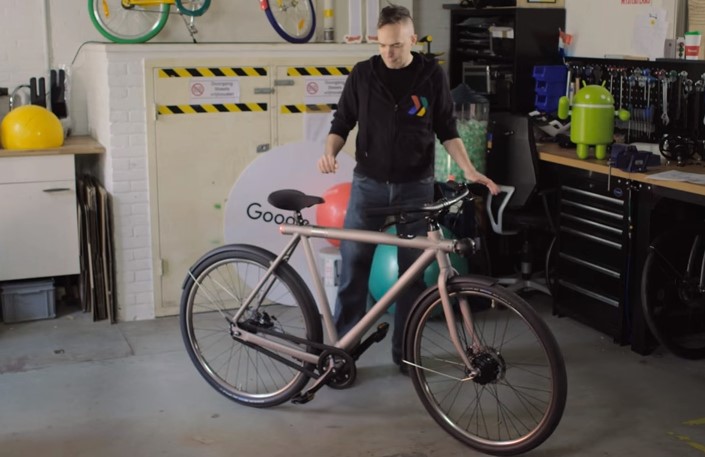 Sepeda ini canggih banget, bisa berjalan sendiri tanpa pengemudi