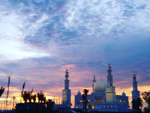 10 Foto keindahan masjid terapung Kayong Utara yang diresmikan Jokowi