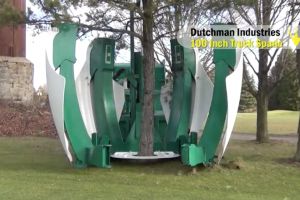 Pakai mesin ini, kamu bisa pindahkan pohon besar dengan gampang