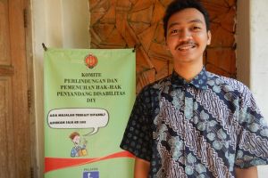 Cerita Adit tentang suka duka jadi penerjemah bahasa isyarat