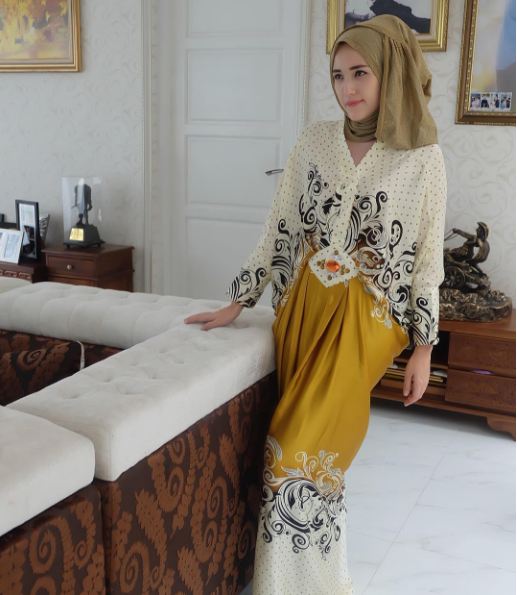 Tak cuma cantik, 10 foto ini bukti Adelia Pasha juga fashionable abis