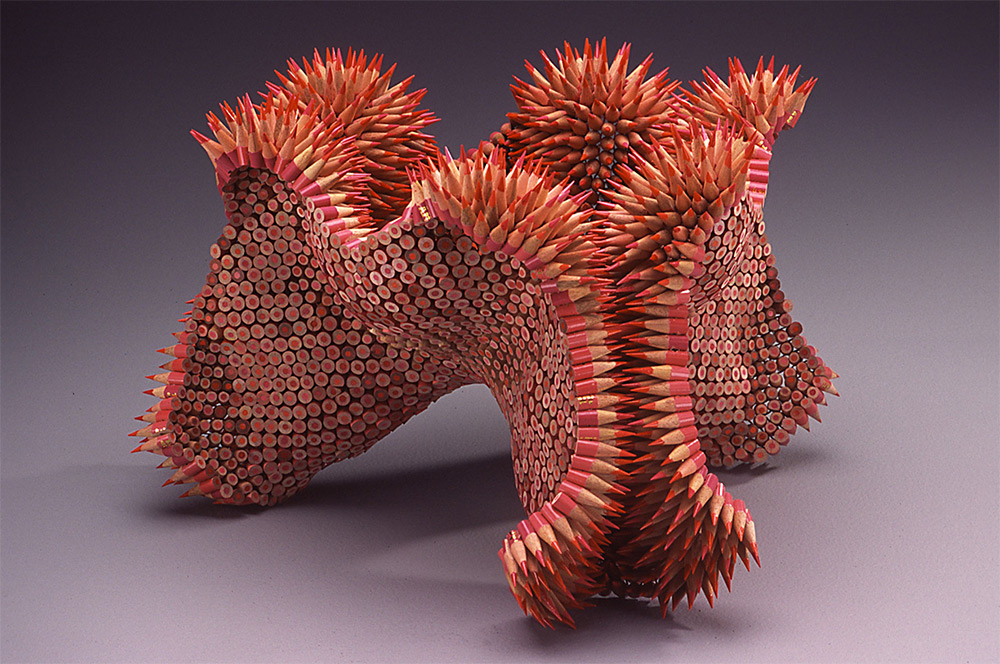 9 Karya seni dari rangkaian ribuan pensil ini keren banget
