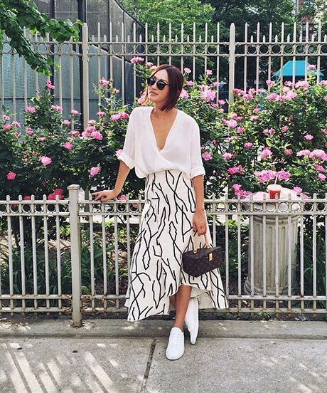 Mix and match sneakers putih © 2016 berbagai sumber