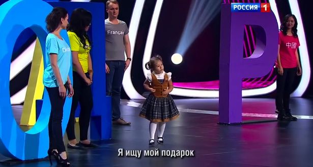 Baru berusia empat tahun, gadis ini jago berbicara dengan tujuh bahasa